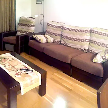 With 3 Bedrooms In With Shared Pool Furnished Balcony And Wifi 5 Km From The Apartment *