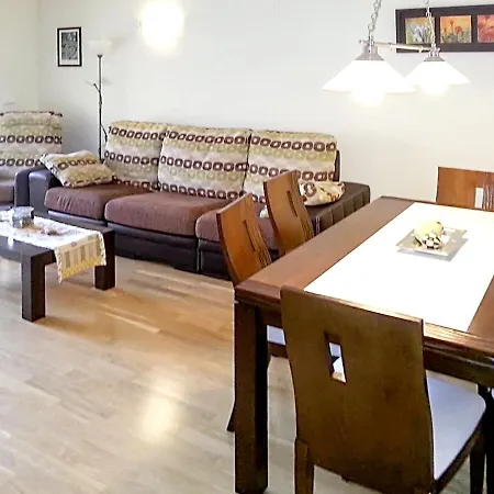 With 3 Bedrooms In With Shared Pool Furnished Balcony And Wifi 5 Km From The Apartment Alicante